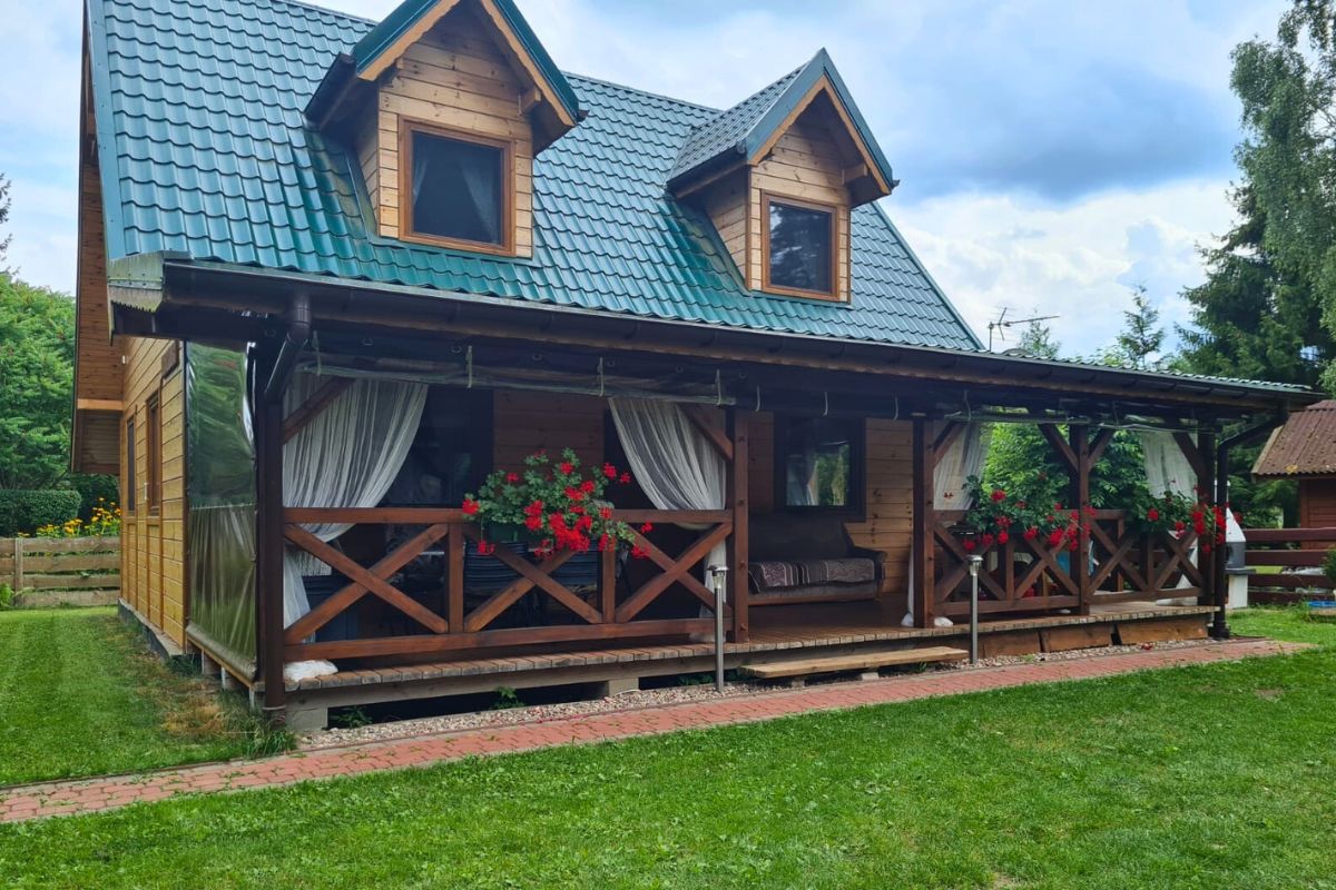 Dom Wczasowy "Bastek 2" nad jeziorem Kalwa